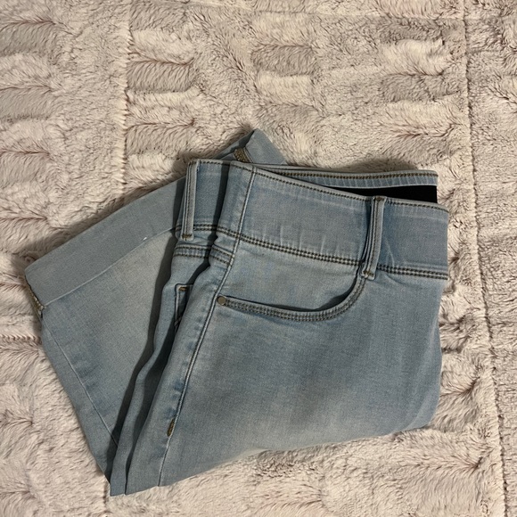 Apt 9 Bermuda tummy control jean shirts, size 14 - Picture 2 of 7